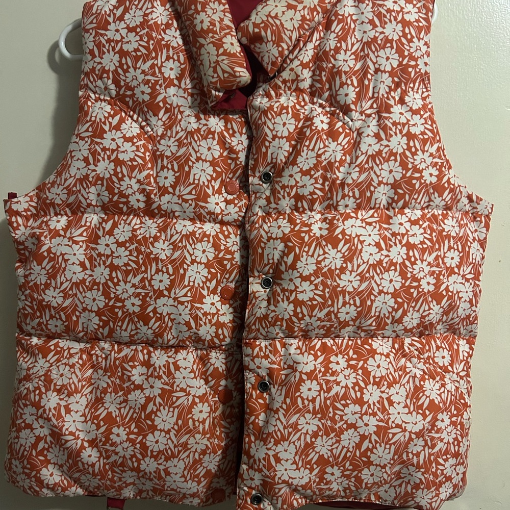 American Eagle Outfitters women’s Floral Red Puffer Vest